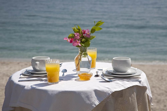 Imagen del bar/restaurante del Hotel Kenta Beach. Foto 3