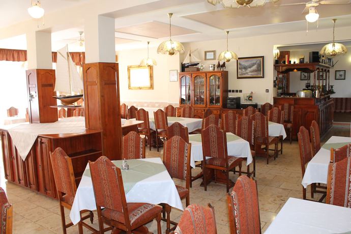 Imagen del bar/restaurante del Hotel Kentaur. Foto 3