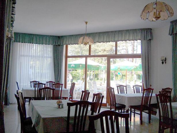 Imagen del bar/restaurante del Hotel Kentaur. Foto 4