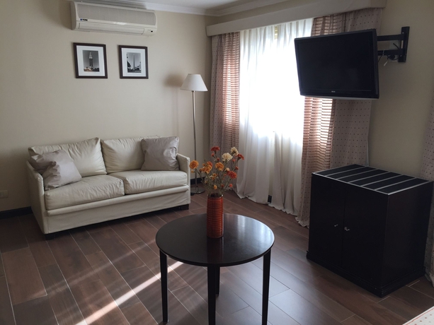 Imagen de los interiores del Hotel Kenton Palace Bariloche. Foto 5