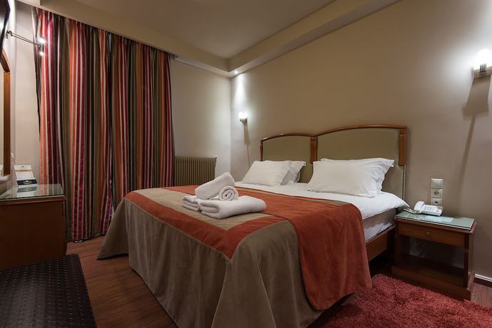 Imagen de la habitación del Hotel Kentrikon, Lagadia. Foto 8