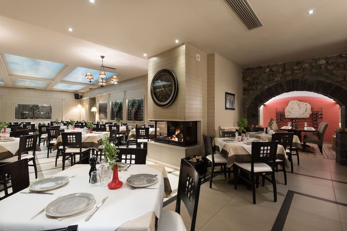 Imagen del bar/restaurante del Hotel Kentrikon, Lagadia. Foto 6