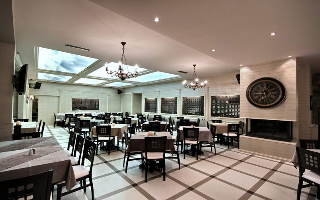 Imagen del bar/restaurante del Hotel Kentrikon, Lagadia. Foto 4