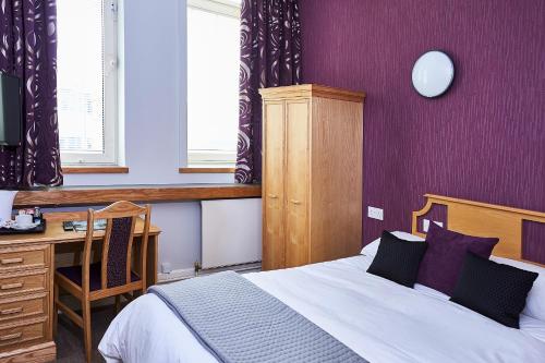Imagen de la habitación del Hotel Kents Hill Park. Foto 7