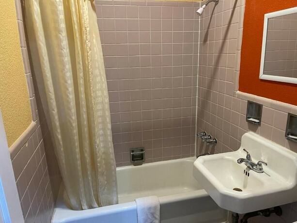 Imagen general del Hotel Kenwood Court Motel. Foto 2