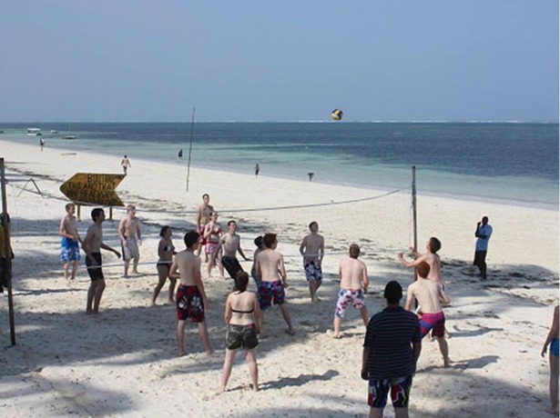 Imagen de los exteriores del Hotel Kenya Bay Beach. Foto 8