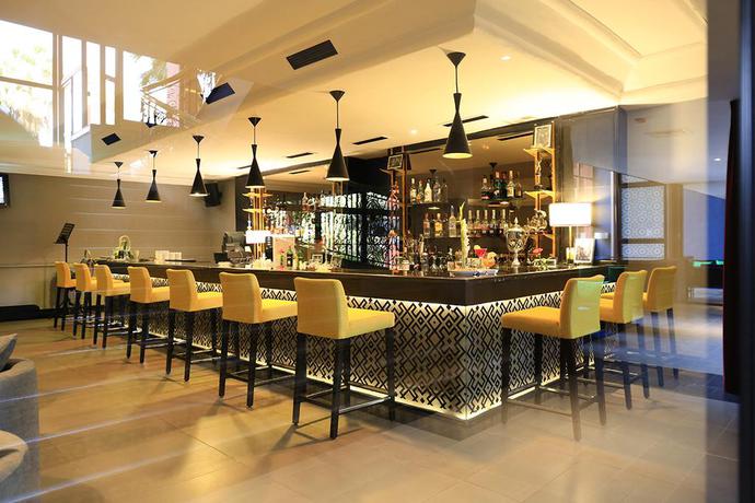 Imagen del bar/restaurante del Hotel Kenzi Rose Garden. Foto 3