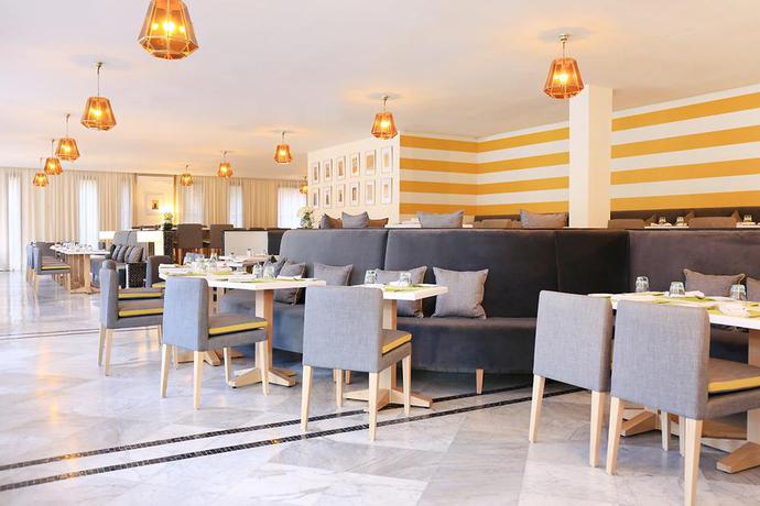 Imagen del bar/restaurante del Hotel Kenzi Rose Garden. Foto 4