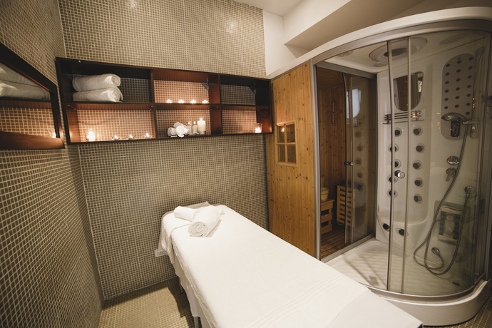 Imagen de los interiores del Hotel Ker Urquiza. Foto 8