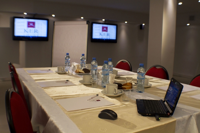 Imagen de los interiores del Hotel Ker Urquiza. Foto 10