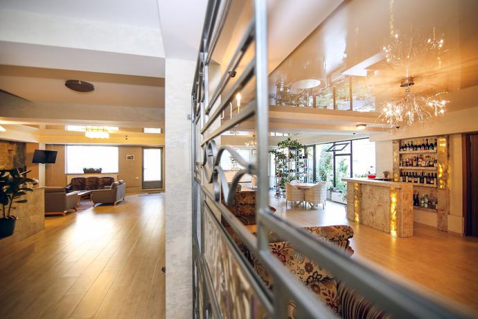 Imagen de los interiores del Hotel Kera. Foto 20