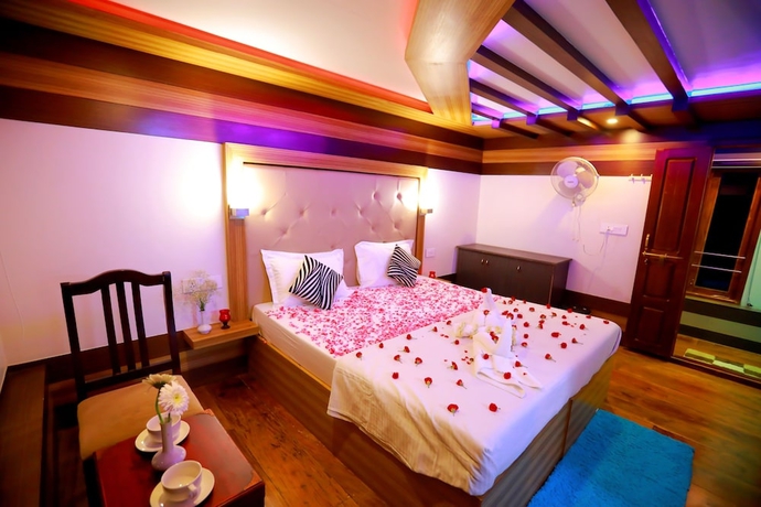 Imagen de la habitación del Hotel Kerala Luxury House Boat. Foto 7
