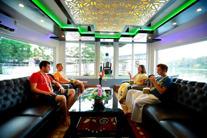 Imagen de los interiores del Hotel Kerala Luxury House Boat. Foto 16