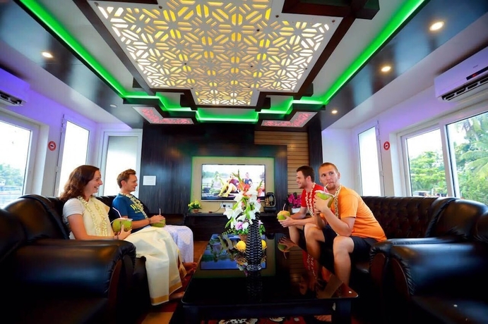Imagen del bar/restaurante del Hotel Kerala Luxury House Boat. Foto 2