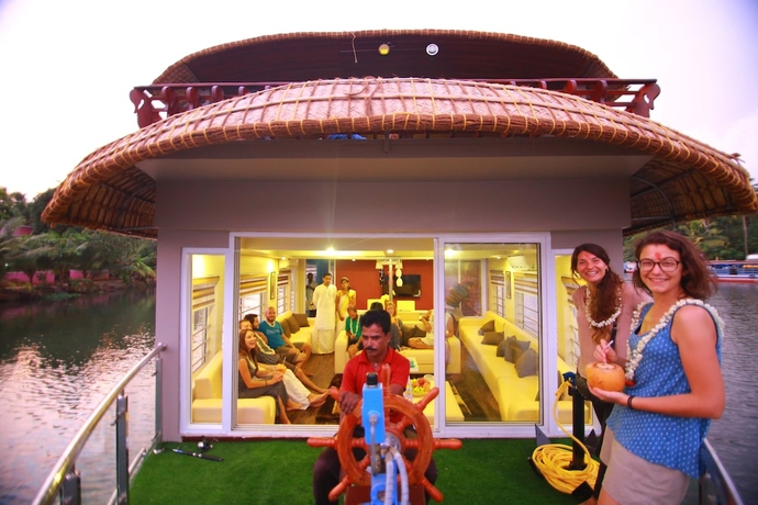 Imagen de los interiores del Hotel Kerala Luxury House Boat. Foto 17