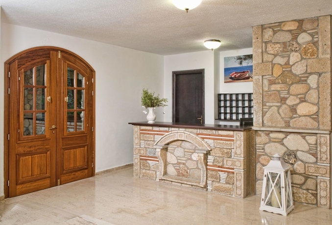 Imagen de los interiores del Hotel Kerkis Bay. Foto 17