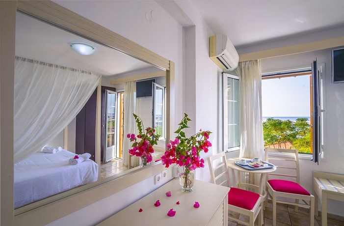 Imagen de la habitación del Hotel Kerkis Bay. Foto 13