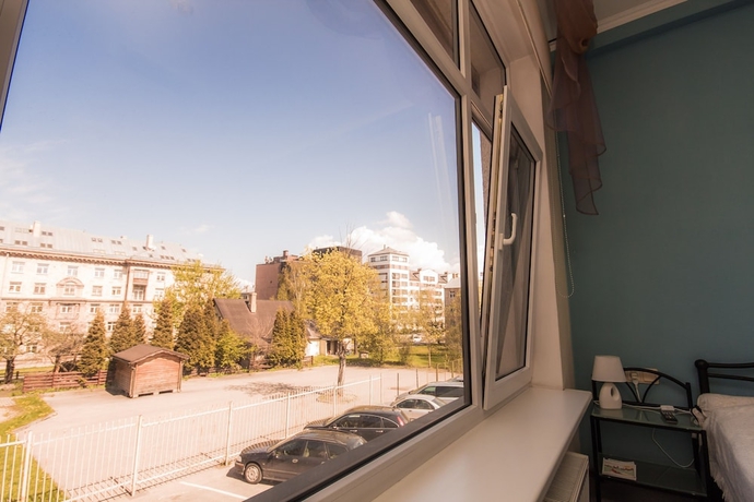 Imagen de la habitación del Hotel Kert. Foto 9