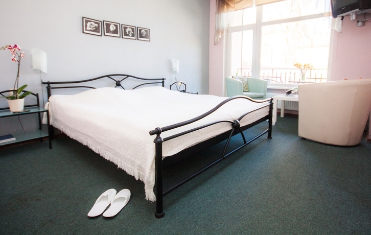 Imagen de la habitación del Hotel Kert. Foto 15