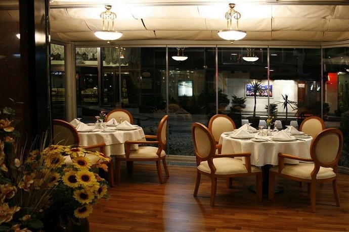 Imagen del bar/restaurante del Hotel Kervansaray Istanbul. Foto 3