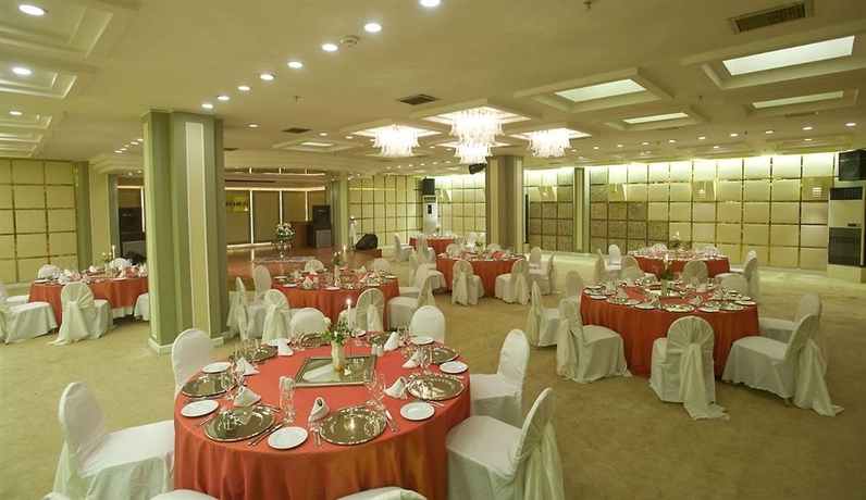 Imagen de los interiores del Hotel Kervansaray Thermal Convention Center and Spa. Foto 10