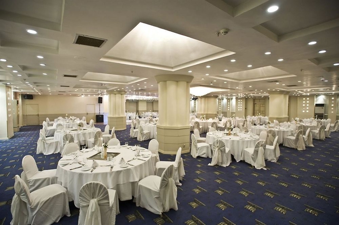 Imagen de los interiores del Hotel Kervansaray Thermal Convention Center and Spa. Foto 13