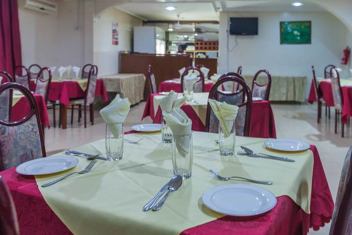 Imagen del bar/restaurante del Hotel Kesdem. Foto 4
