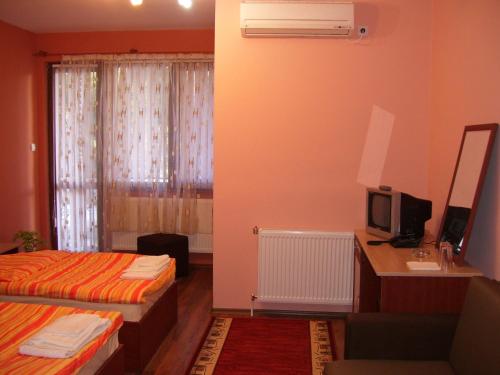 Imagen de la habitación del Hotel Kestenite Family. Foto 17