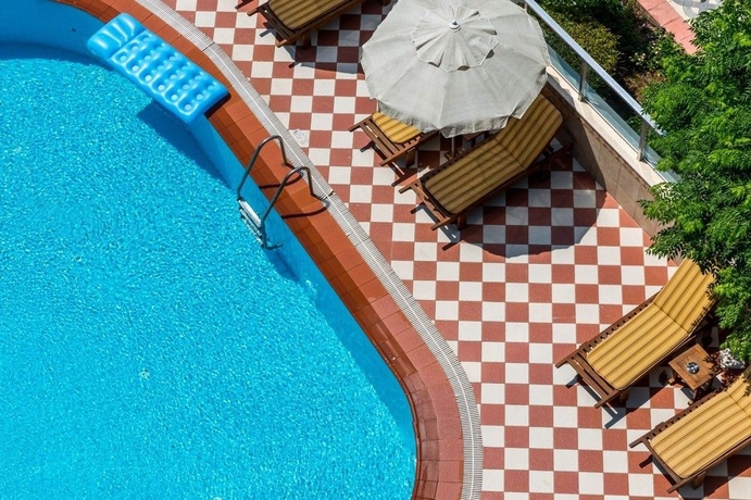 Imagen de la piscina del Hotel Ketenci. Foto 10