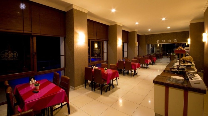 Imagen del bar/restaurante del Hotel Ketenci. Foto 3
