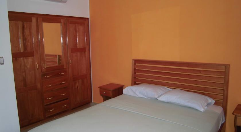 Imagen de la habitación del Hotel Kevin Condos. Foto 3