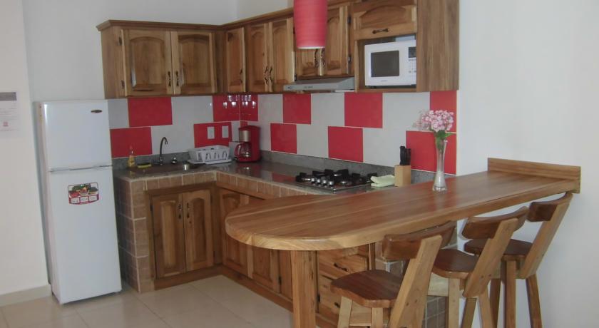 Imagen de los interiores del Hotel Kevin Condos. Foto 9