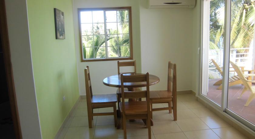 Imagen de los interiores del Hotel Kevin Condos. Foto 10