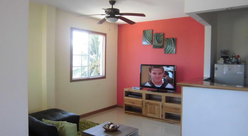 Imagen de los interiores del Hotel Kevin Condos. Foto 11