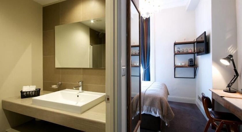 Imagen de la habitación del Hotel Kew Gardens. Foto 19