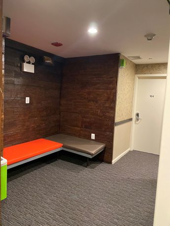 Imagen de los interiores del Hotel Key LaGuardia Airport. Foto 15
