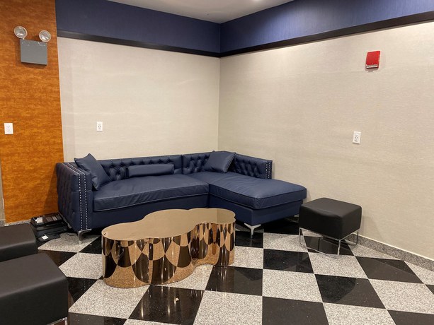 Imagen de los interiores del Hotel Key LaGuardia Airport. Foto 16