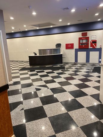 Imagen de los interiores del Hotel Key LaGuardia Airport. Foto 18