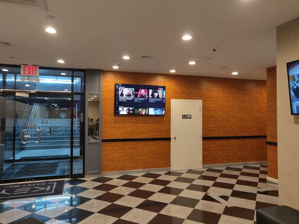 Imagen de los interiores del Hotel Key LaGuardia Airport. Foto 19