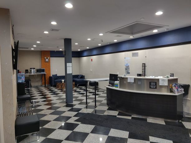 Imagen de los interiores del Hotel Key LaGuardia Airport. Foto 20