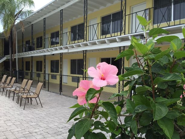 Imagen de los exteriores del Hotel Key Largo Inn. Foto 20
