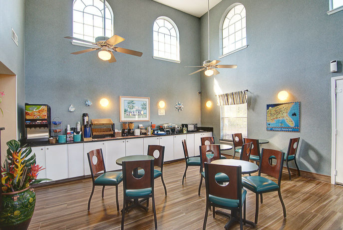 Imagen de los interiores del Hotel Key West Inn Fairhope Al. Foto 16