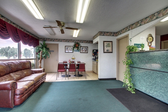 Imagen de los interiores del Hotel Key West Inn - Montgomery. Foto 14