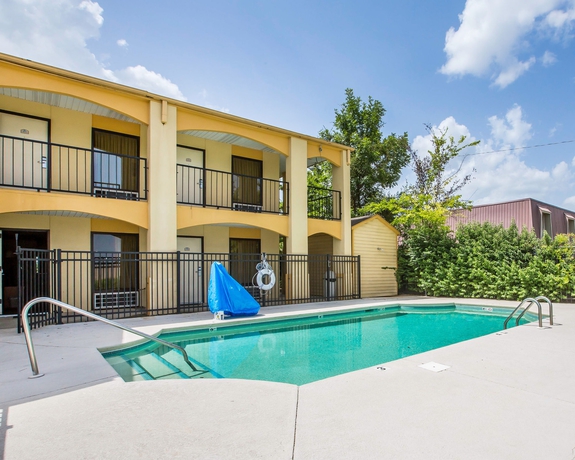 Imagen de la piscina del Hotel Key West Inn - Montgomery South. Foto 11