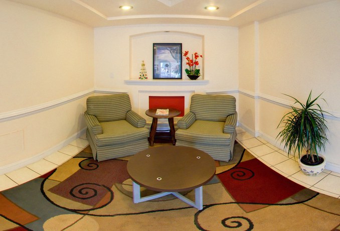 Imagen de los interiores del Hotel Key West Inn - Newport News. Foto 19