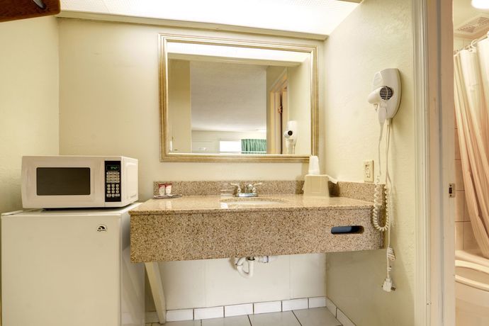 Imagen de la habitación del Hotel Key West Inn - Newport News. Foto 14