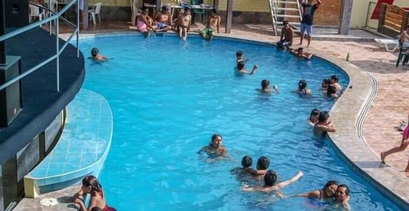 Imagen de la piscina del Hotel Keylas. Foto 18