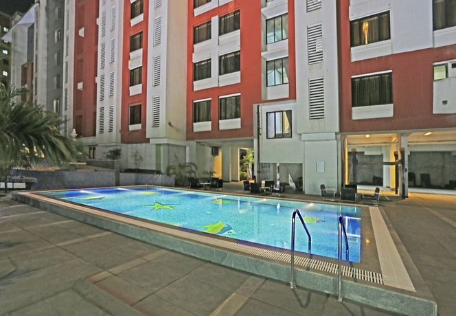 Imagen de la piscina del Hotel Keys Select By Lemon Tree Hotels, Nestor, Mumbai. Foto 10