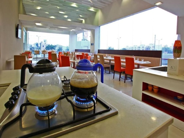 Imagen del bar/restaurante del Hotel Keys Select by Lemon Trees, Ludhiana. Foto 3