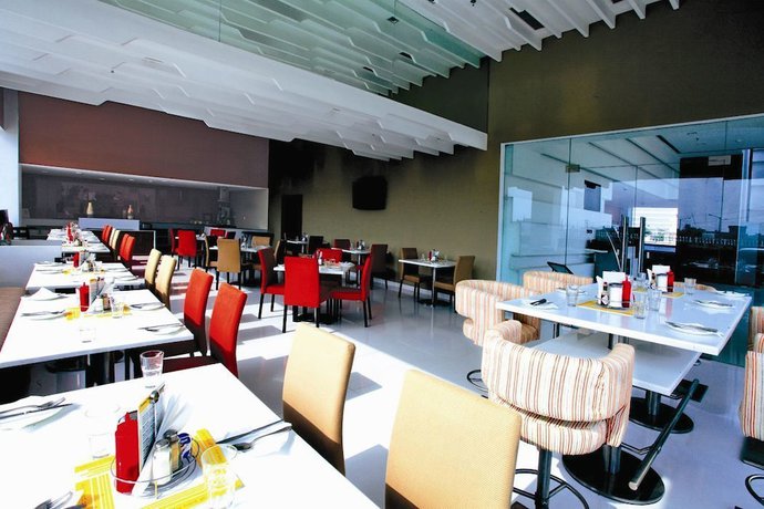 Imagen del bar/restaurante del Hotel Keys Select by Lemon Trees, Ludhiana. Foto 4